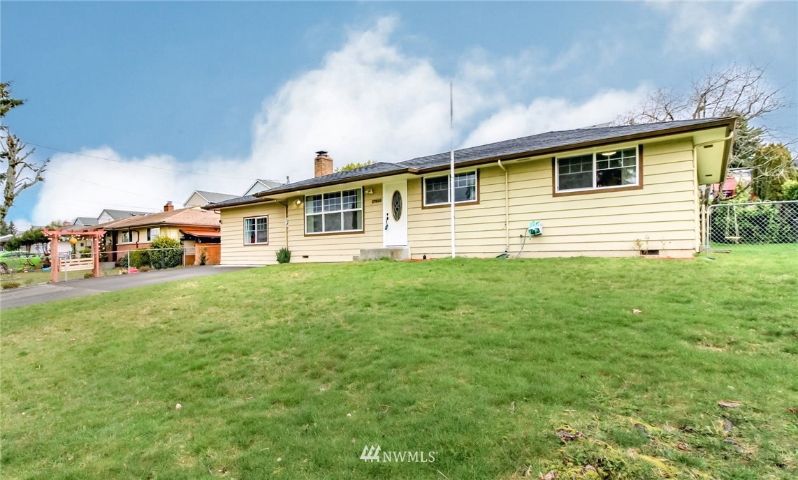 17832 111th Avenue Southeast Renton, WA 98055 - Photo 3 of 39 Gallery Image 3