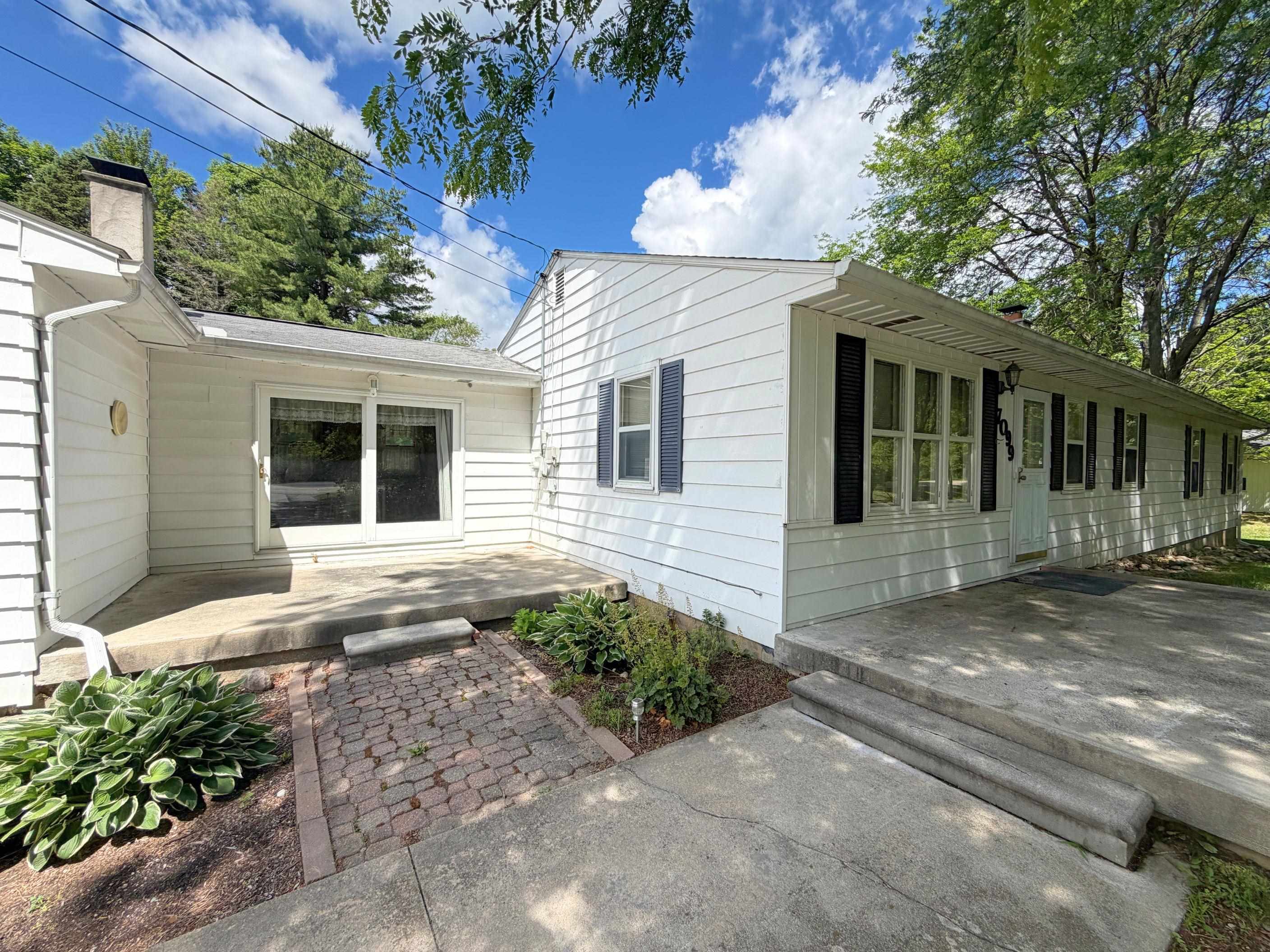 7099 North Henderson Road Davison, MI 48423 - Photo 3 of 55