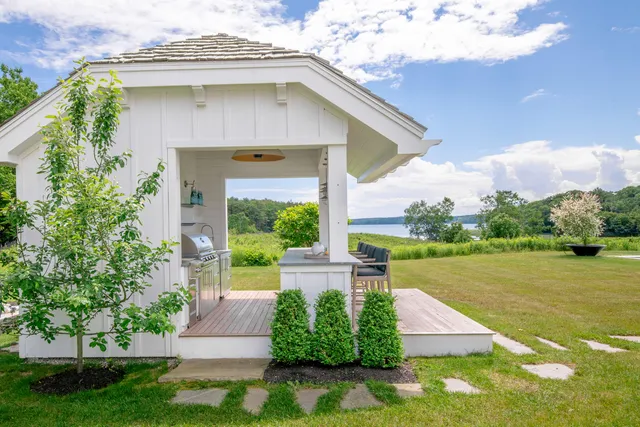 $6,800,000 | 51 Meeting House Farms Road, Yarmouth, ME 04096