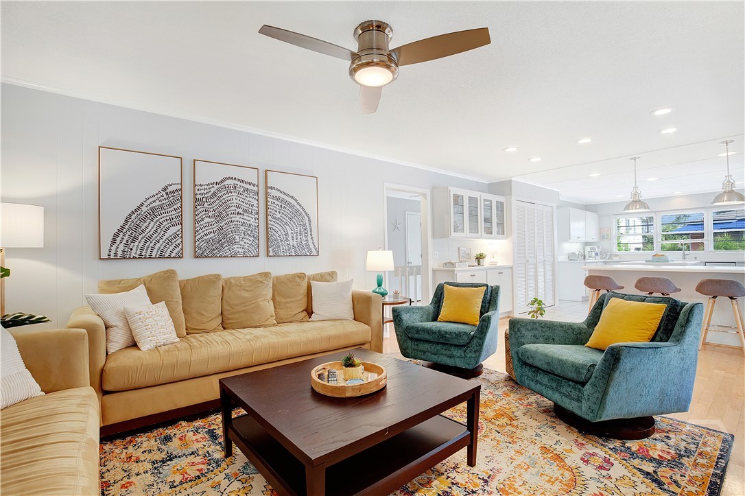 9 10th Street Tybee Island, GA 31328 - Photo 5 of 50