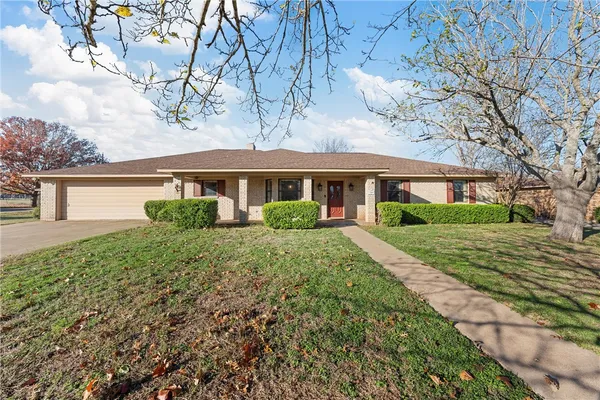 $349,000 | 340 Ave B N Crawford Tx 76638 North, Crawford, TX 76638