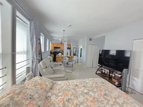 $1,700 | 1027 Pennsylvania Avenue, Unit 204, Miami Beach, FL 33139