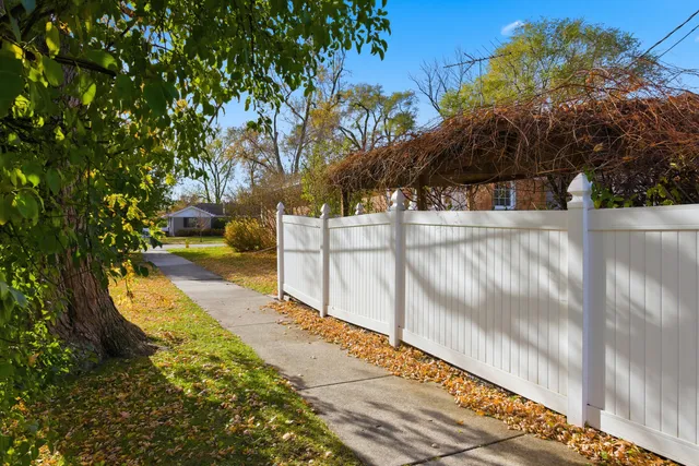 $679,900 | 1700 Marguerite Street, Park Ridge, IL 60068