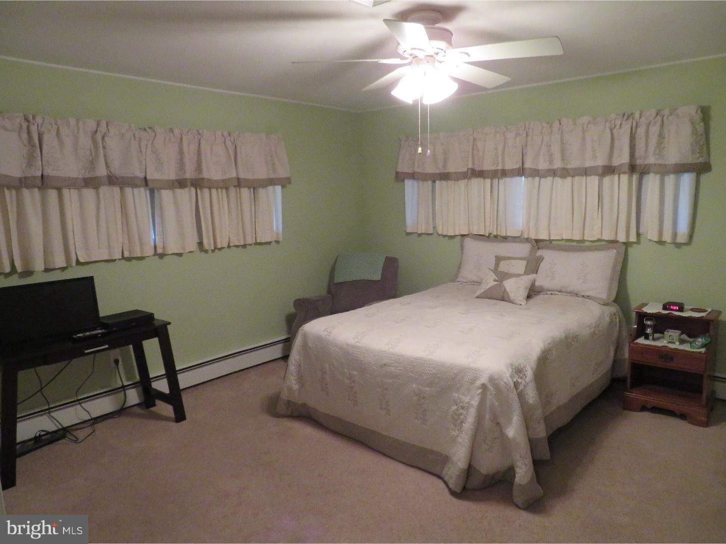 59 Flamingo Road Levittown, PA 19056 - Photo 12 of 24 Gallery Image 12
