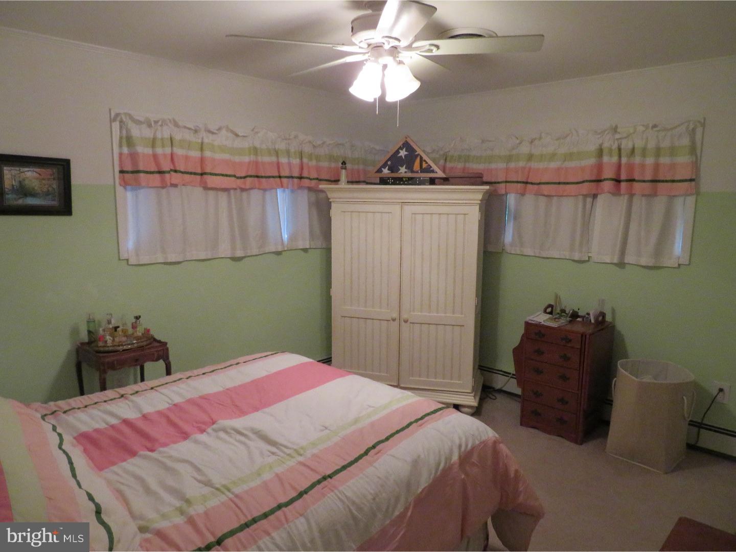 59 Flamingo Road Levittown, PA 19056 - Photo 16 of 24 Gallery Image 16
