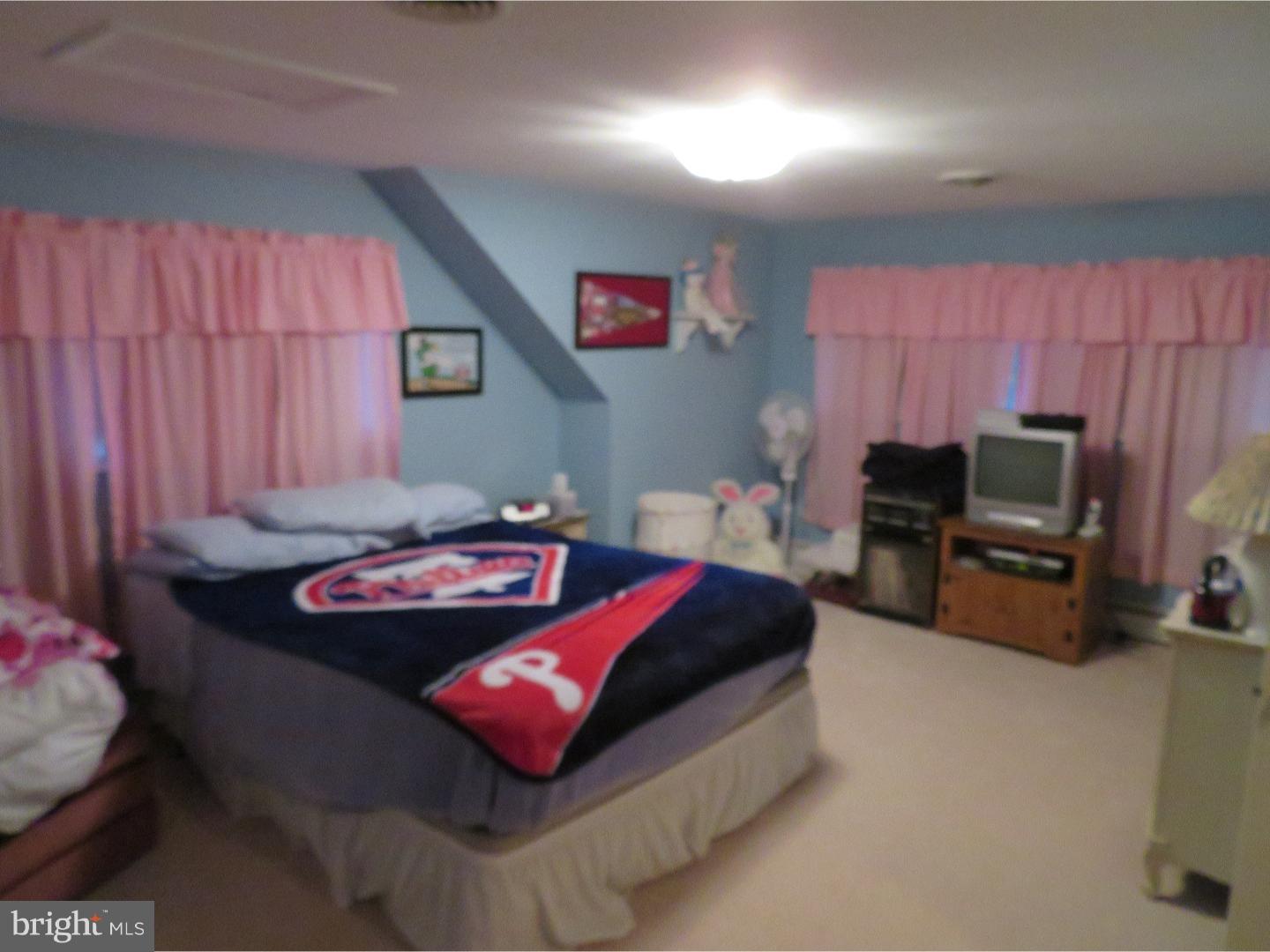 59 Flamingo Road Levittown, PA 19056 - Photo 18 of 24 Gallery Image 18
