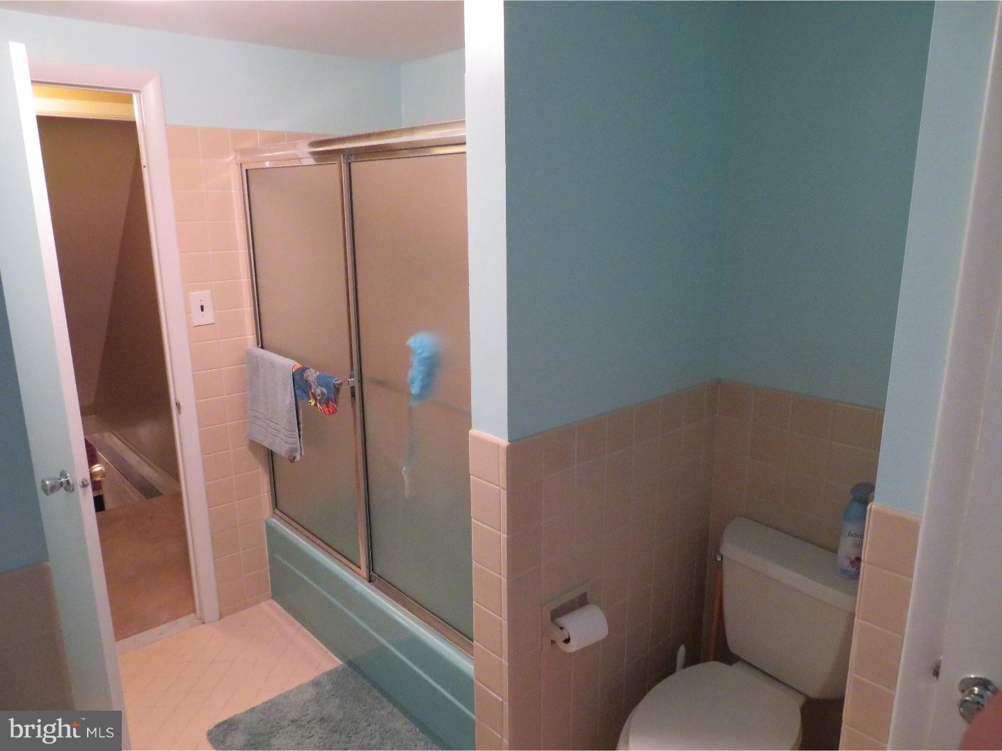 59 Flamingo Road Levittown, PA 19056 - Photo 19 of 24 Gallery Image 19
