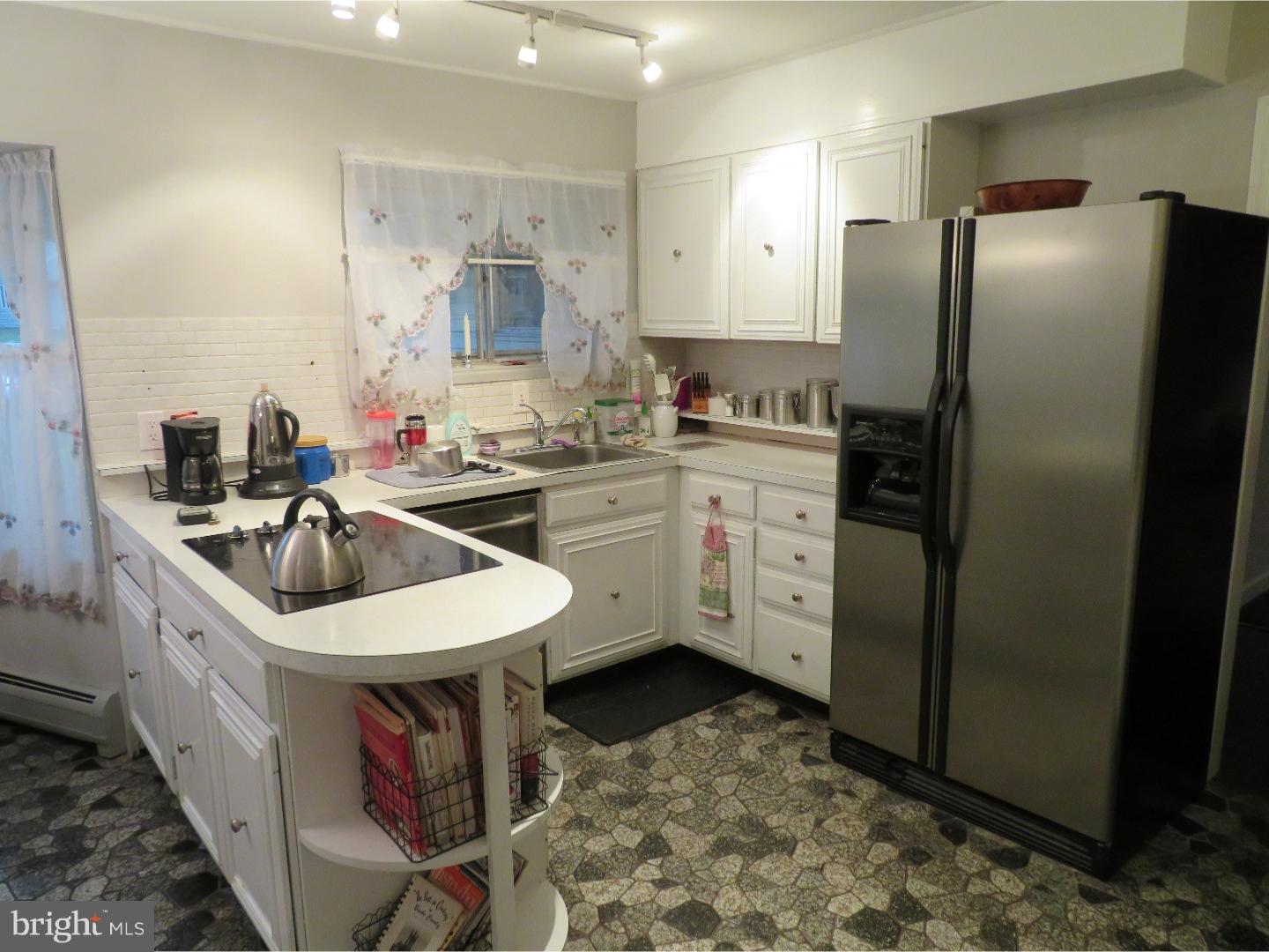 59 Flamingo Road Levittown, PA 19056 - Photo 3 of 24 Gallery Image 3