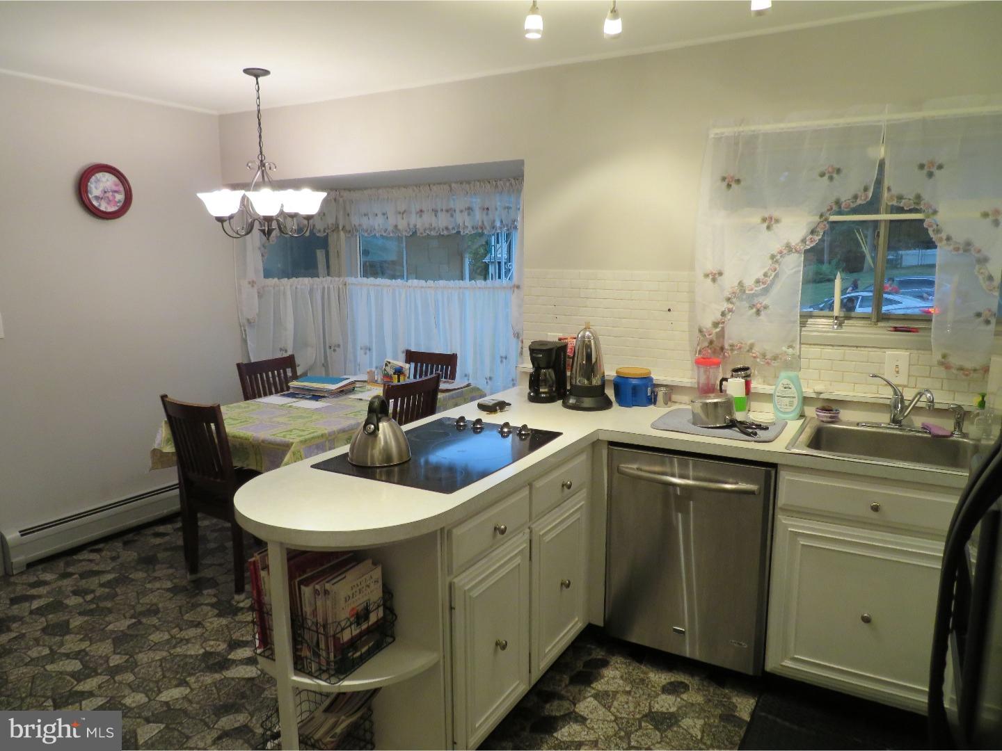 59 Flamingo Road Levittown, PA 19056 - Photo 6 of 24 Gallery Image 6
