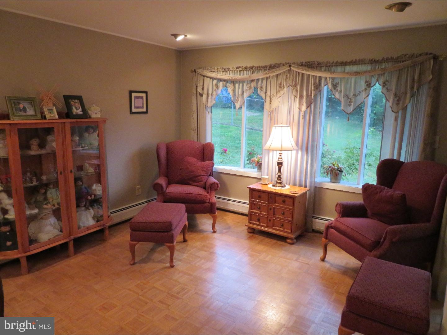 59 Flamingo Road Levittown, PA 19056 - Photo 8 of 24 Gallery Image 8