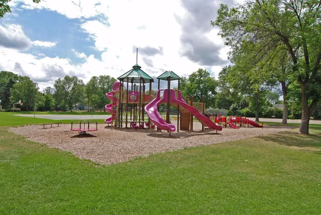 $337,900 | 2062 Mainstreet, Hopkins, MN 55343