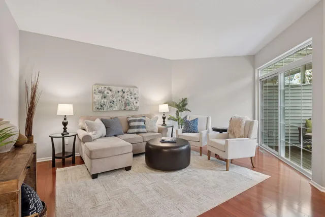 $337,900 | 2062 Mainstreet, Hopkins, MN 55343