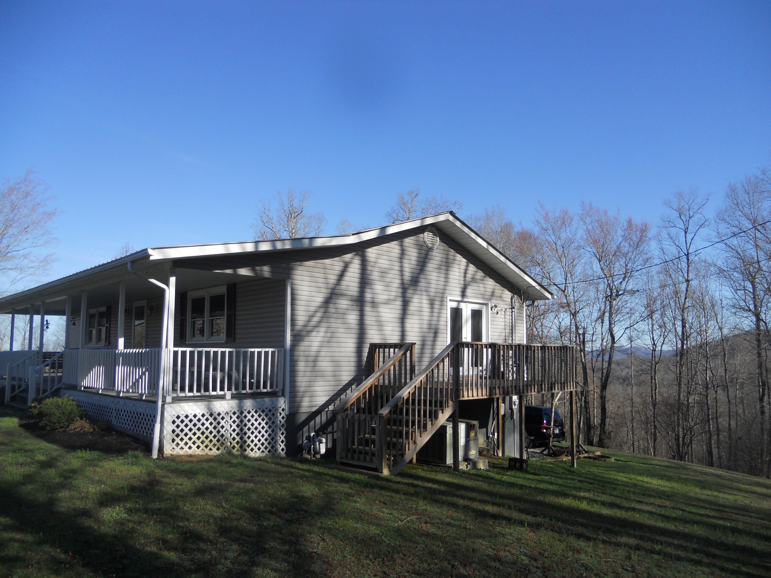 3759 Hurricane Road Huntsville, TN 37756 - Photo 2 of 29 006