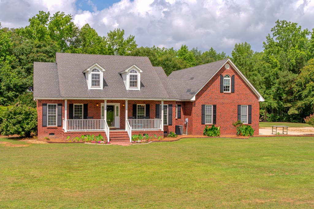 1043 Woodrow Road Bishopville, SC 29010 - Photo 3 of 38 Gallery Image 3