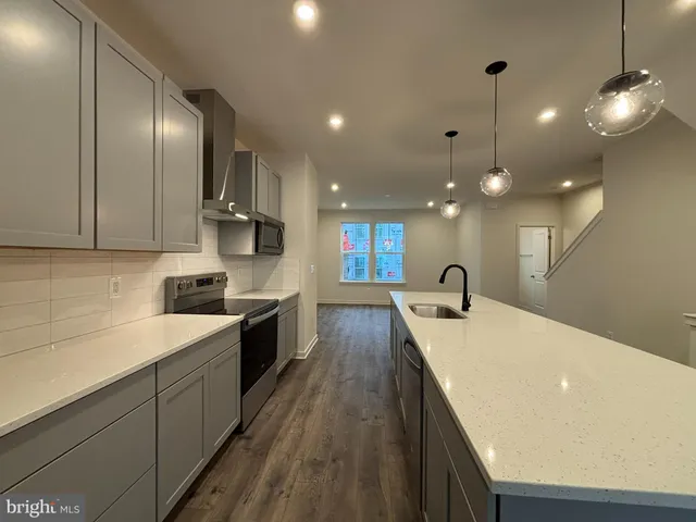 $539,999 | 17954 Alicia Avenue, Dumfries, VA 22026