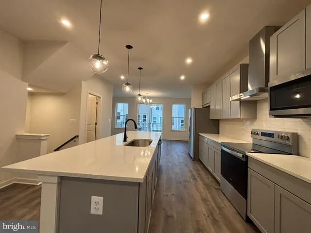 $539,999 | 17954 Alicia Avenue, Dumfries, VA 22026