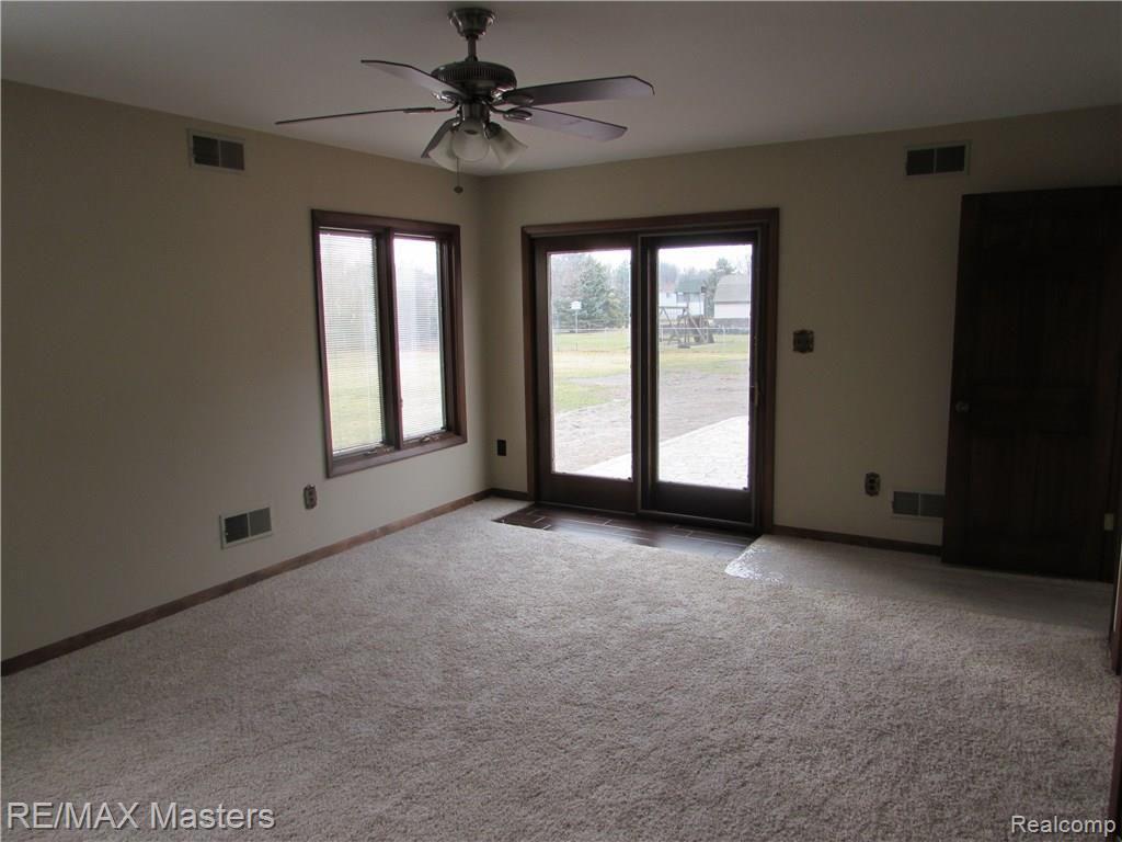 22005 King Road Trenton, MI 48183 - Photo 17 of 28 Bedroom with access to patio