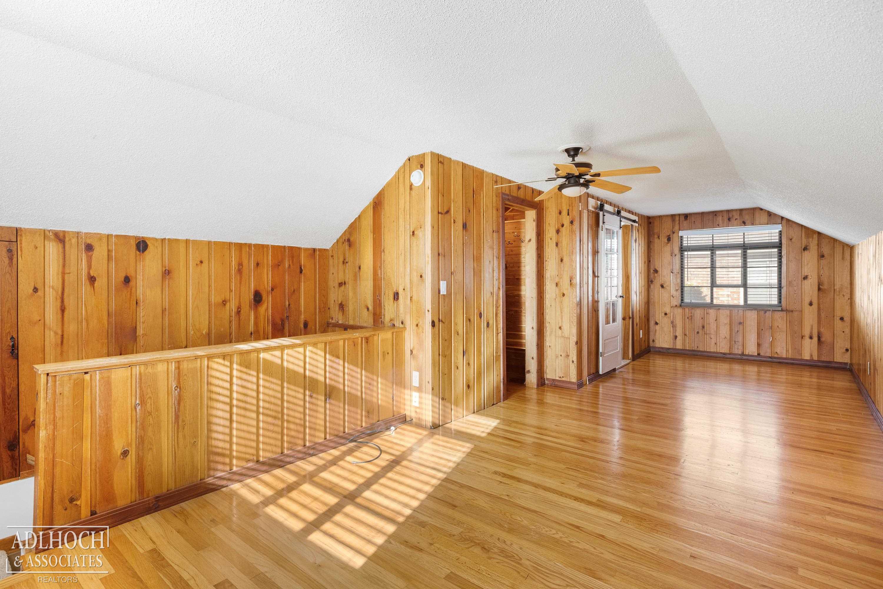 1373 Torrey Road Grosse Pointe, MI 48236 - Photo 11 of 22 50105745-13.JPG