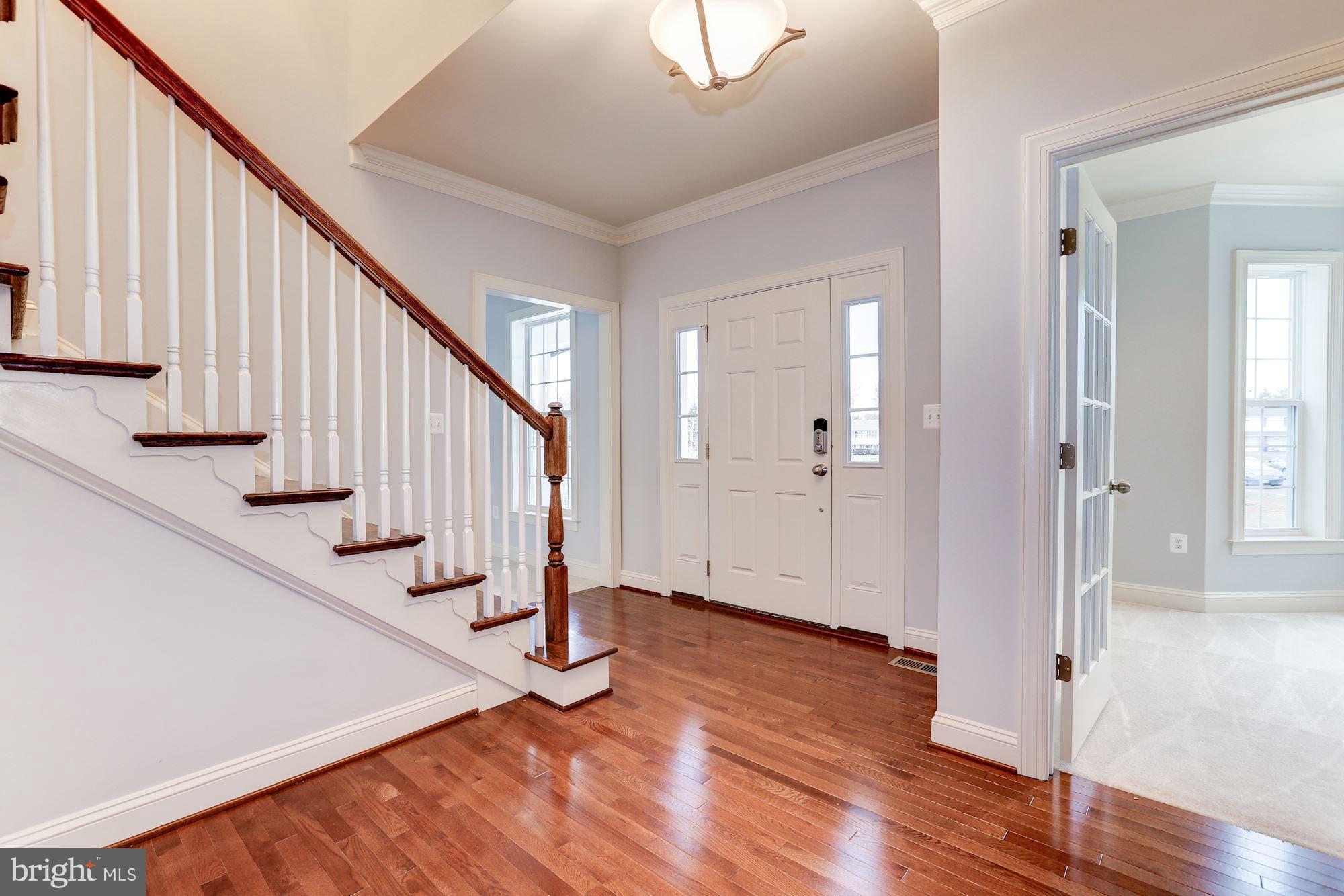 17005 Bennett Way Poolesville, MD 20837 - Photo 2 of 27 Inviting Entrance Foyer
