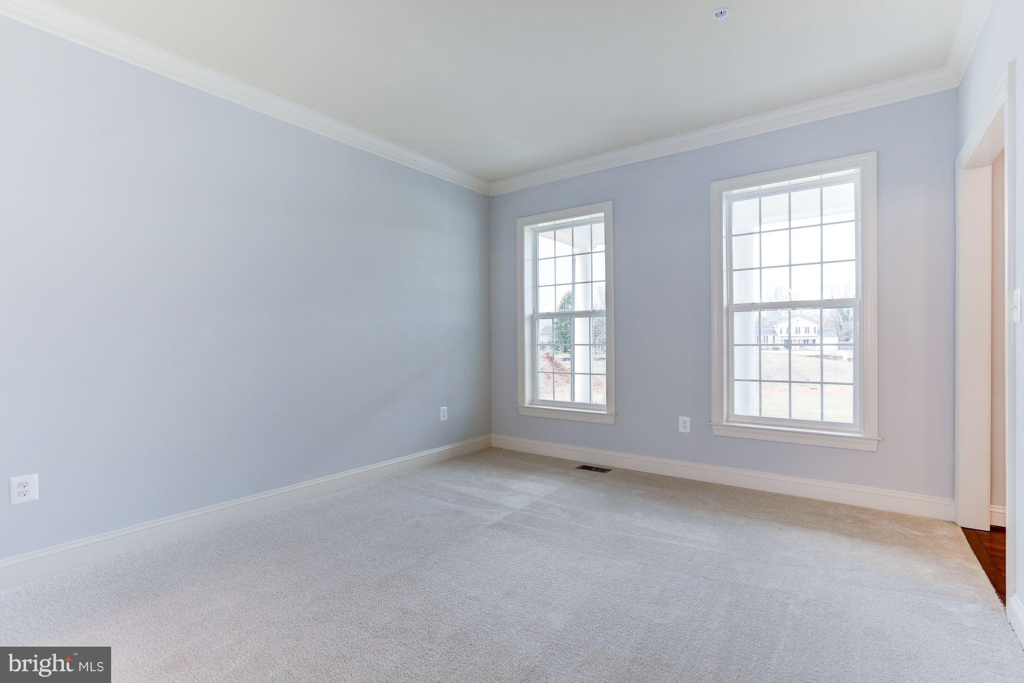 17005 Bennett Way Poolesville, MD 20837 - Photo 9 of 27 Family Room