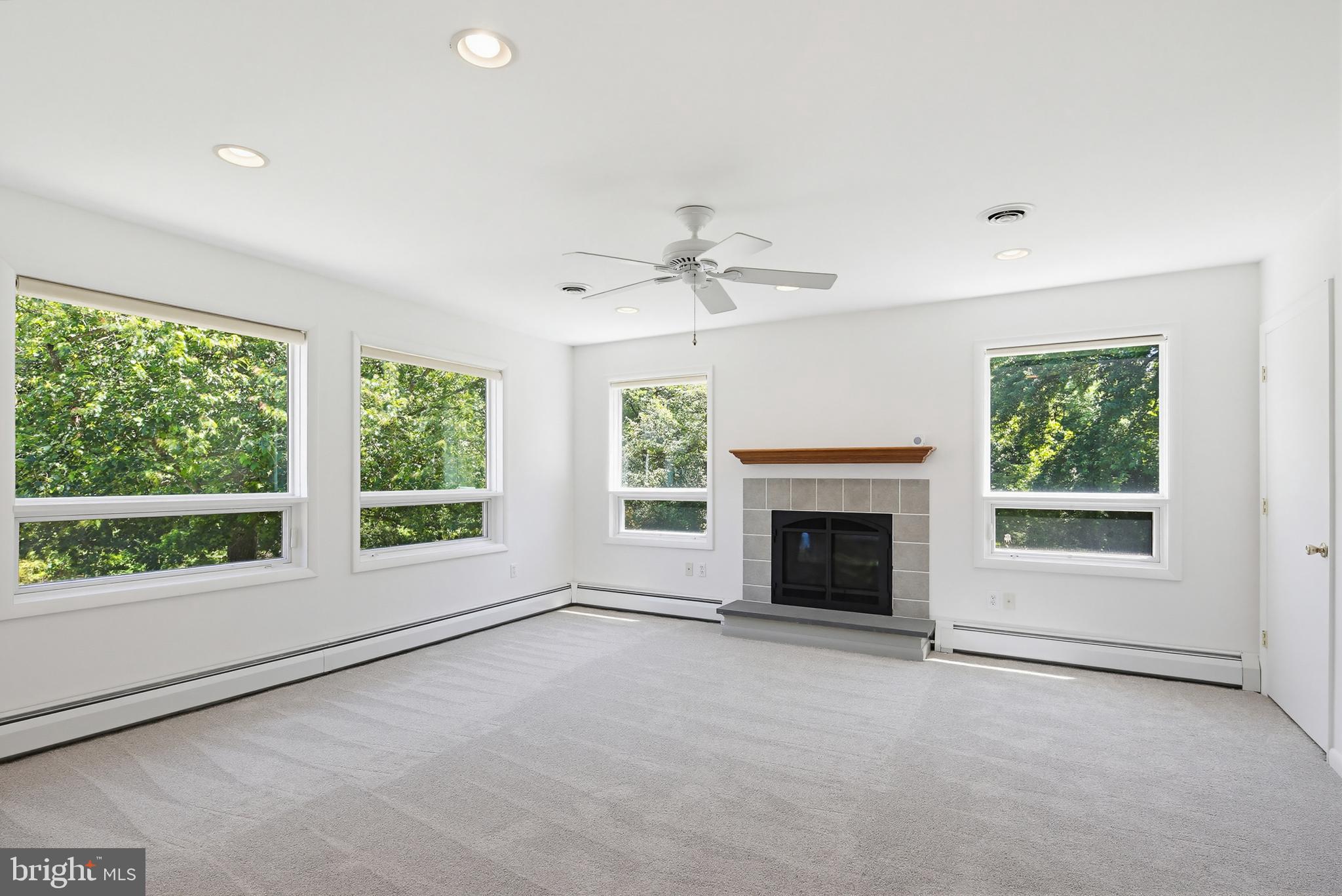 504 Waterford Road Silver Spring, MD 20901 - Photo 19 of 61 Main level great room