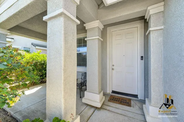 $2,690 | 3438 Zalema Way, Sacramento, CA 95834