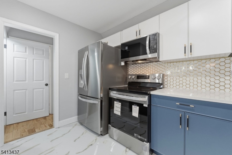 1821 Belvidere Road Phillipsburg, NJ 08865 - Photo 5 of 32