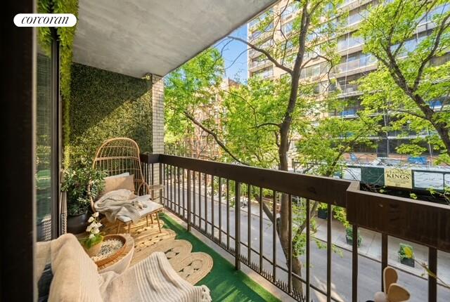 507 East 80th Street, Unit 3F Manhattan, NY 10075 - Photo 5 of 42