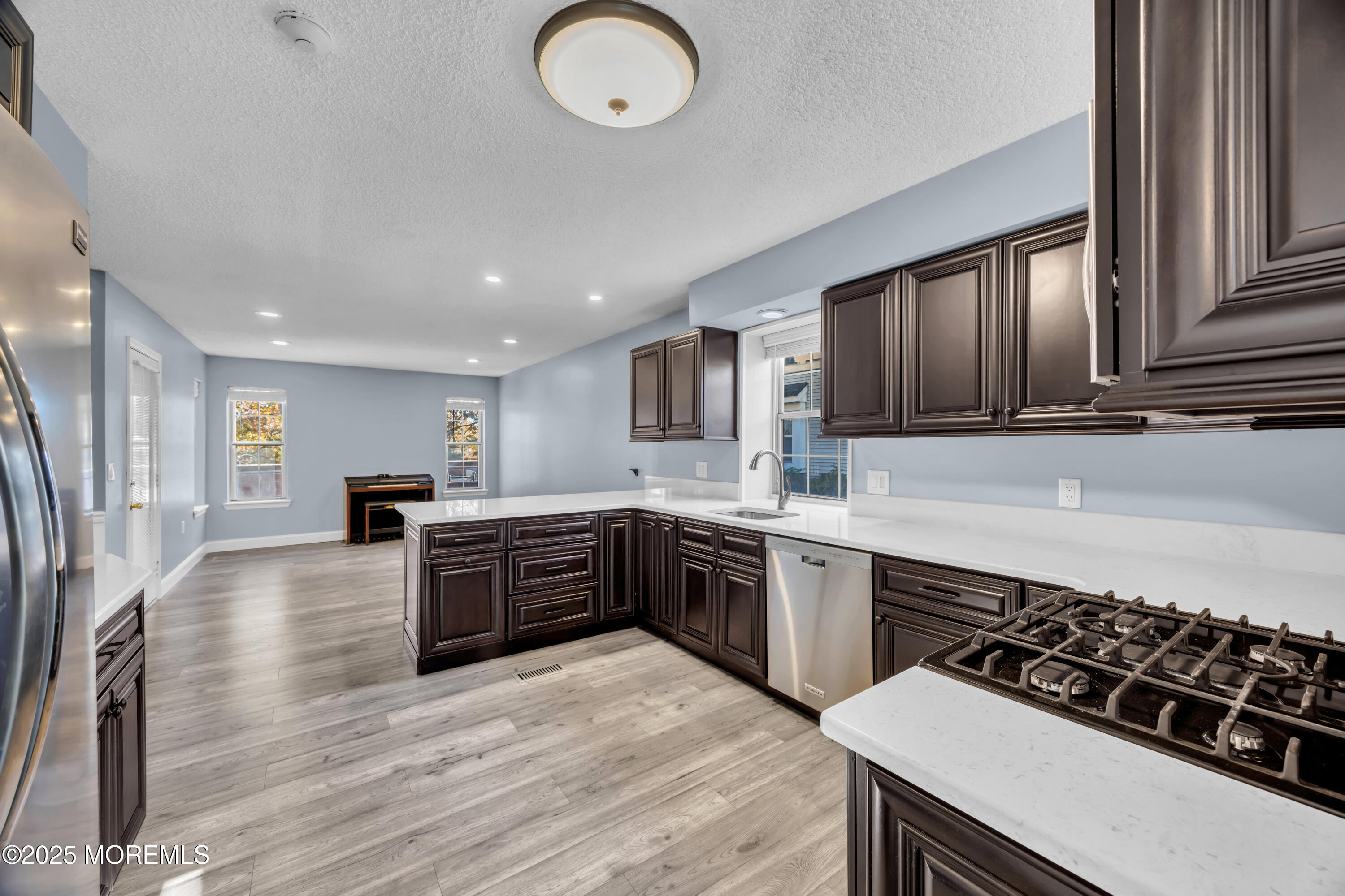 12 Thatcher Court Jackson, NJ 08527 - Photo 3 of 50 025_2m1a2324_39