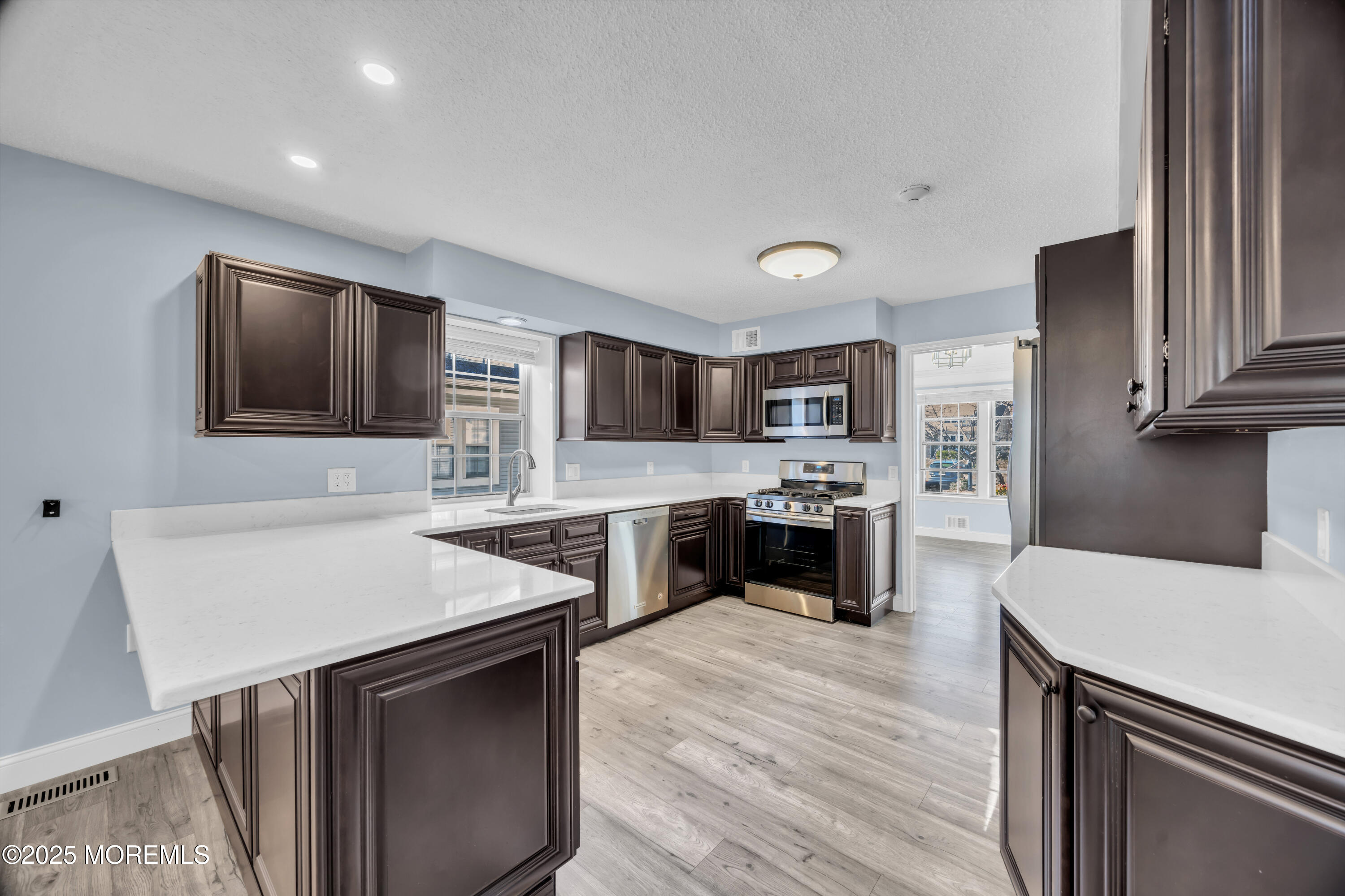 12 Thatcher Court Jackson, NJ 08527 - Photo 5 of 50 022_2m1a2304_416