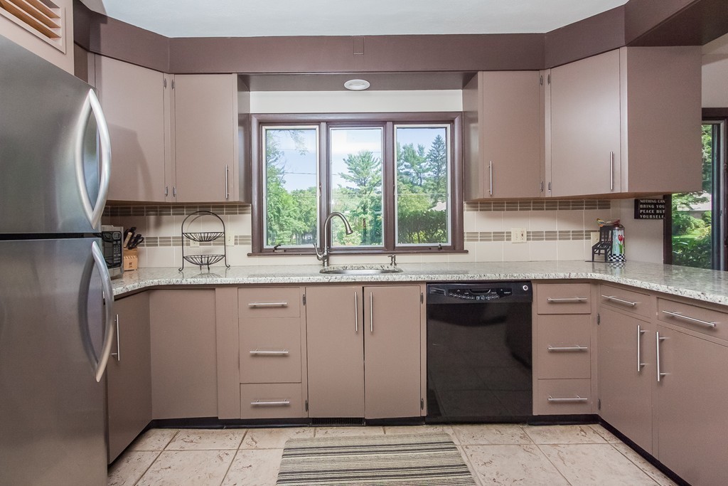 63 Briarcliff Road Longmeadow, MA 01106 - Photo 6 of 30 Gallery Image 6