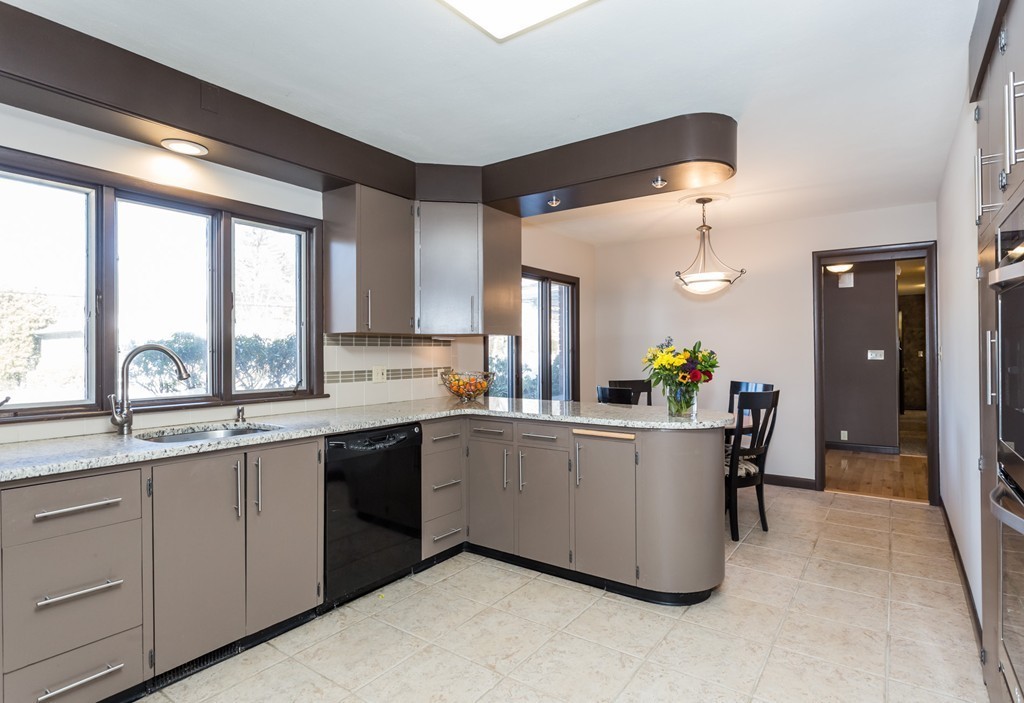 63 Briarcliff Road Longmeadow, MA 01106 - Photo 7 of 30 Gallery Image 7