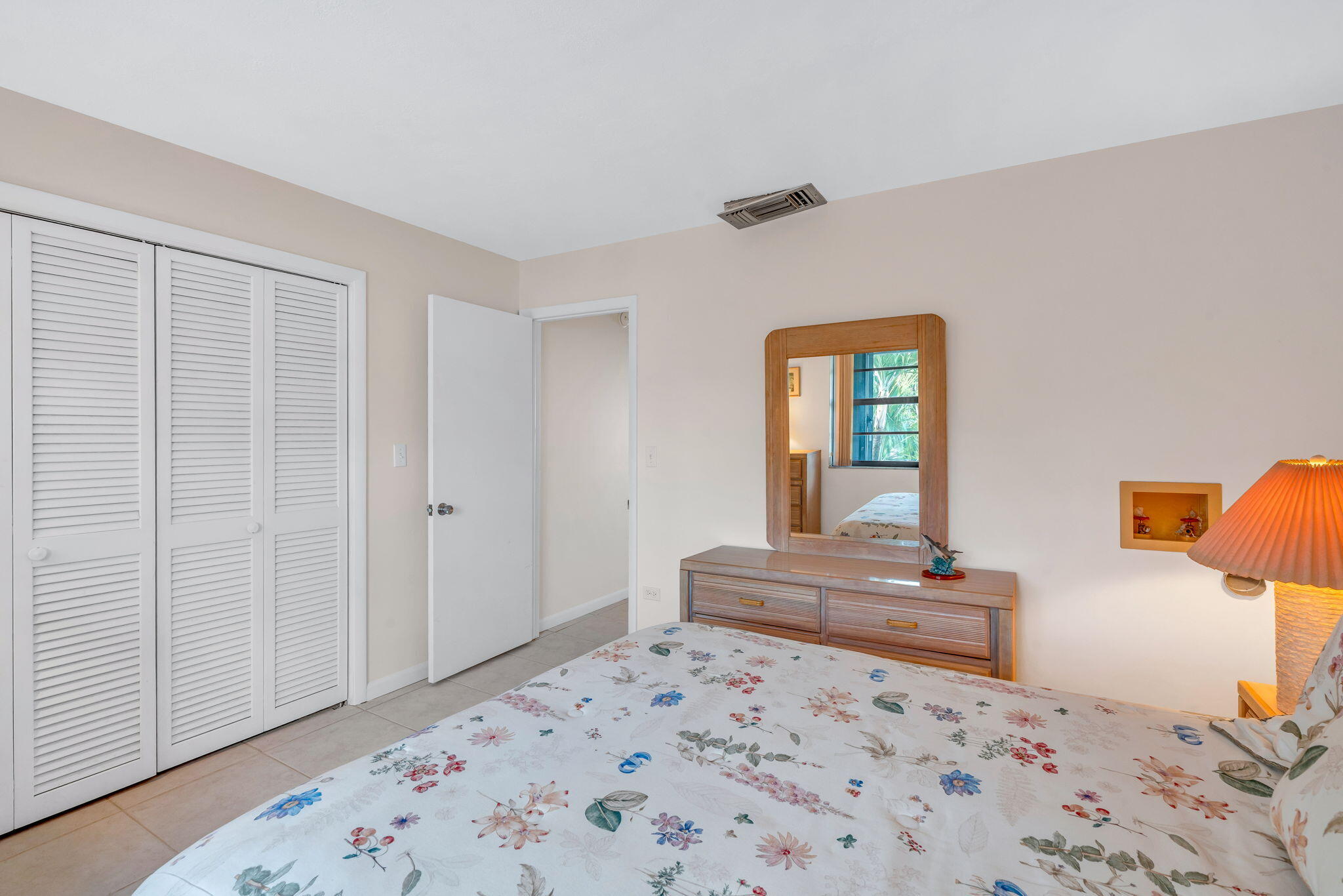 97652 Overseas Highway, Unit P6 Key Largo, FL 33037 - Photo 37 of 79 Large Closet -Rock Harbor P6- 41 -