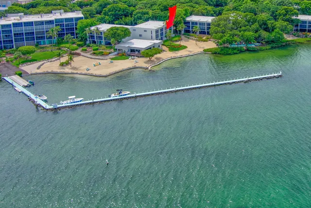 a view of a basketball court