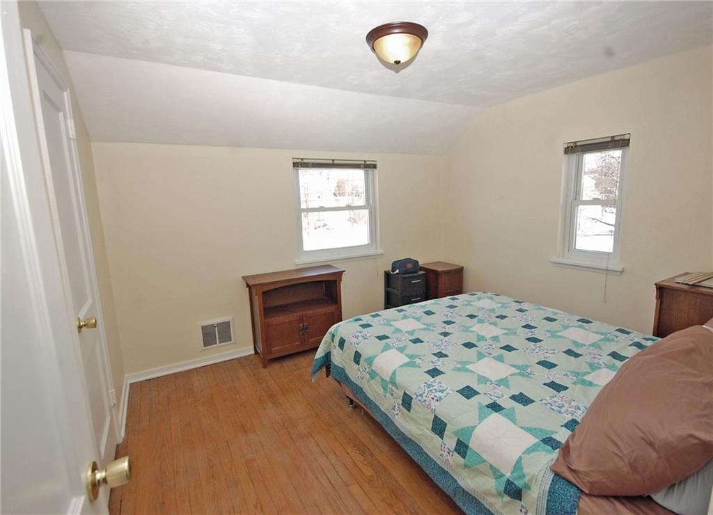 1955 Spring Valley Road Pittsburgh, PA 15243 - Photo 4 of 14 Second bedroom.
