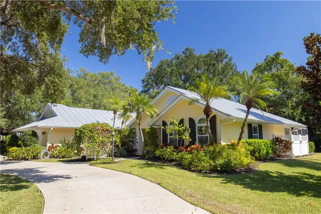 $799,000 | 300 Cathedral Oaks Drive, Vero Beach, FL 32963