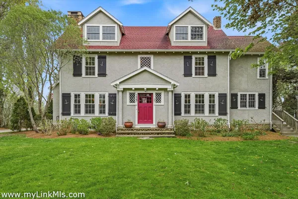 $3,750,000 | 139 Main Street, Vineyard Haven, MA 02568