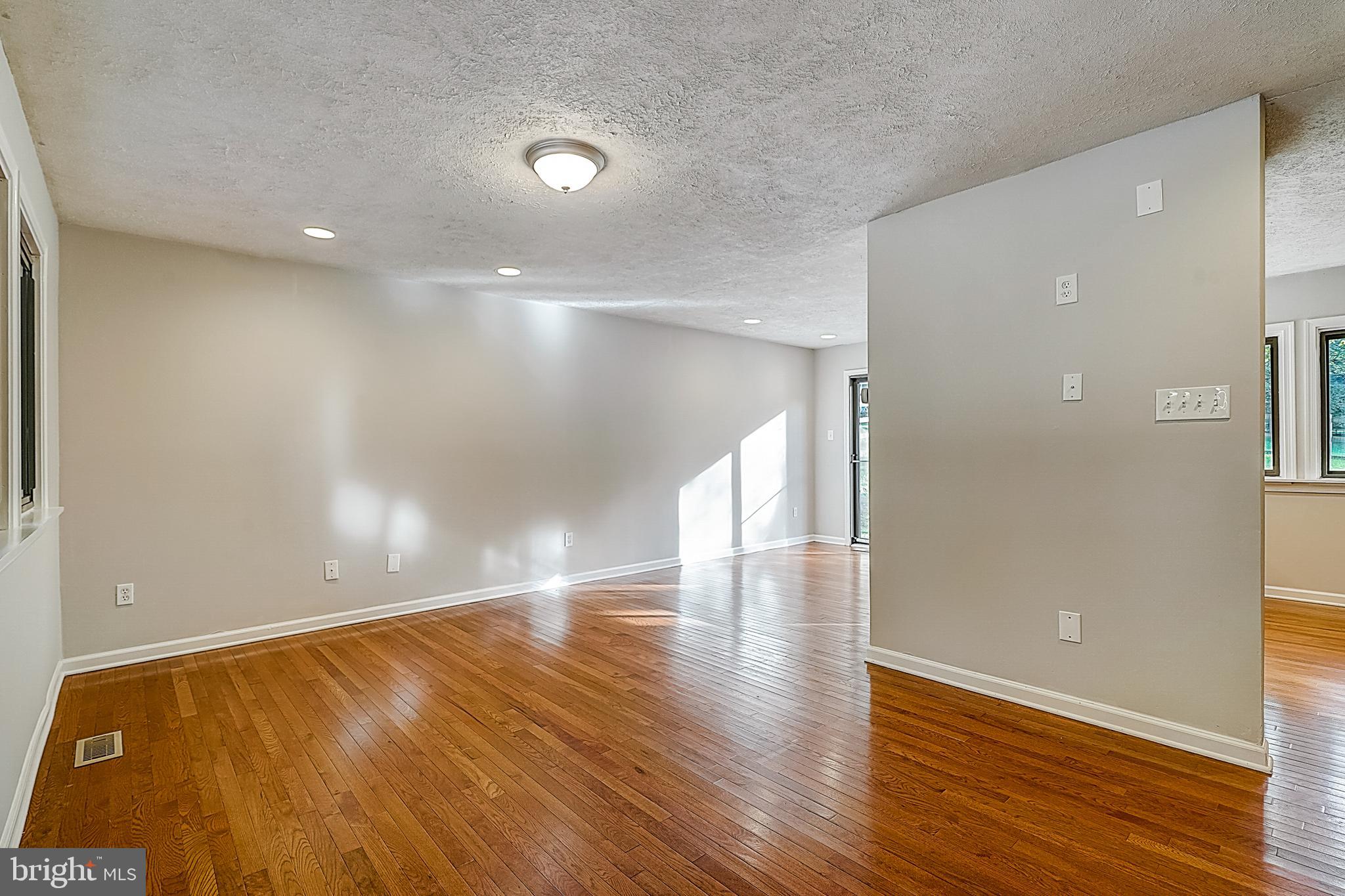 9604 Farewell Road Columbia, MD 21045 - Photo 6 of 45