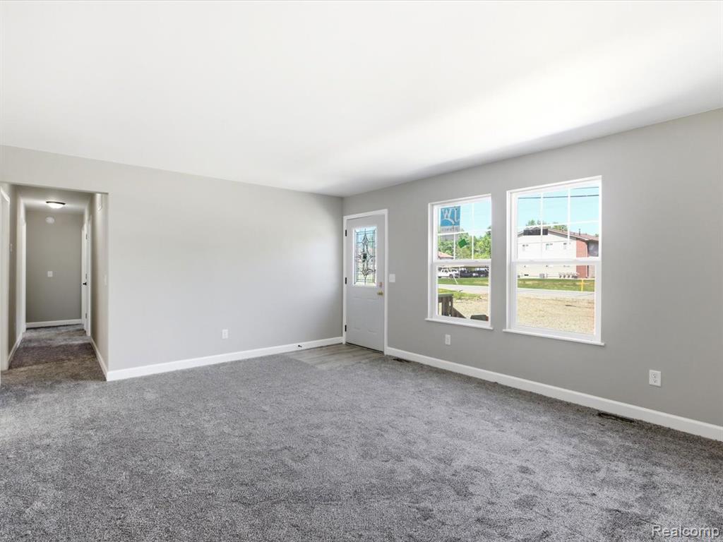 2941 Beach Road Port Huron, MI 48060 - Photo 9 of 30