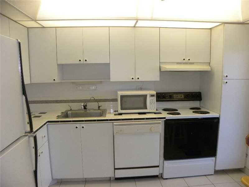 3100 North Course Lane, Unit 502 Pompano Beach, FL 33069 - Photo 4 of 16 Exterior Front