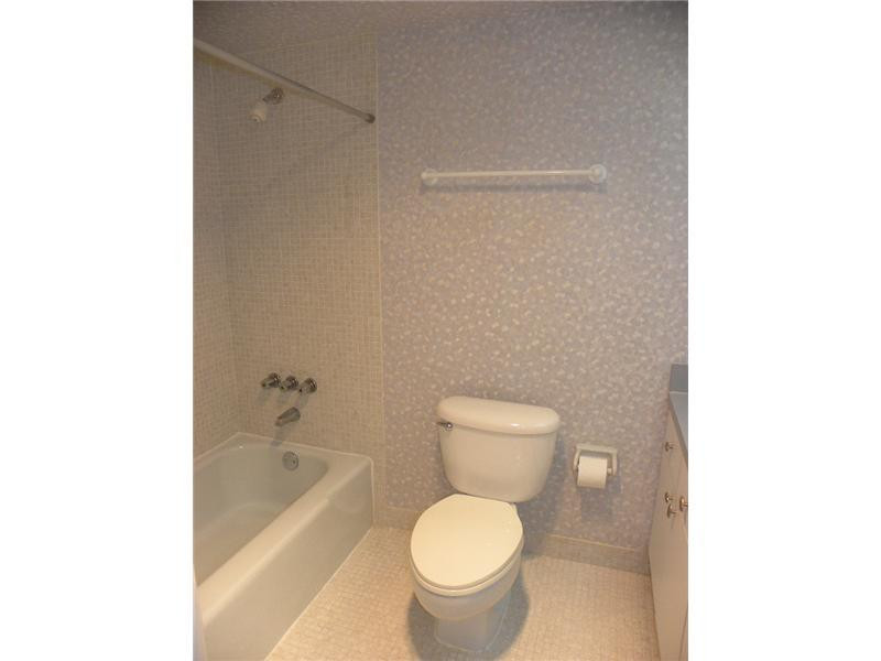 3100 North Course Lane, Unit 502 Pompano Beach, FL 33069 - Photo 7 of 16 Master Bath/Spa