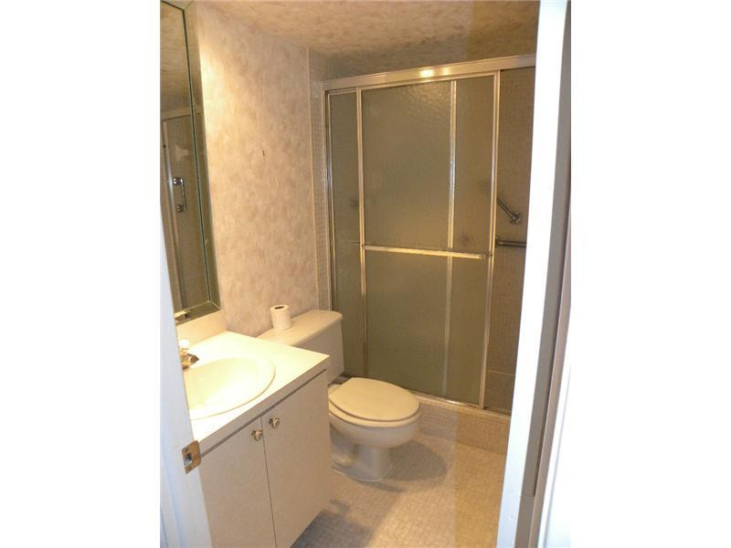 3100 North Course Lane, Unit 502 Pompano Beach, FL 33069 - Photo 10 of 16 Bathroom
