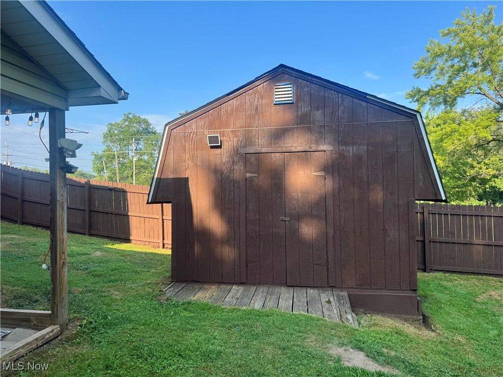 28 Spring Street Southeast Hubbard, OH 44425 - Photo 18 of 23 Gallery Image 18