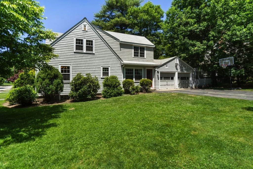 34 Pierrepont Road Newton, MA 02462 - Photo 3 of 21 Gallery Image 3