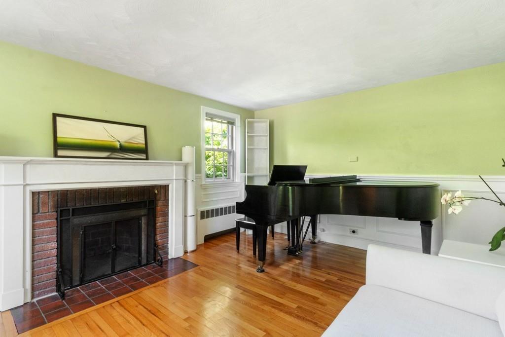 34 Pierrepont Road Newton, MA 02462 - Photo 5 of 21 Gallery Image 5
