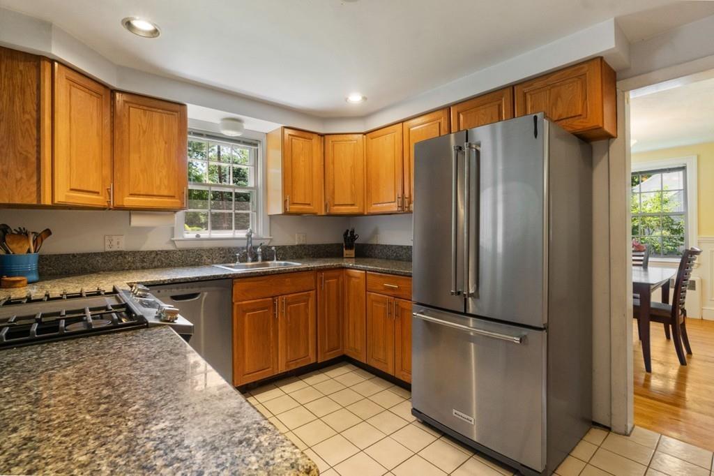34 Pierrepont Road Newton, MA 02462 - Photo 8 of 21 Gallery Image 8