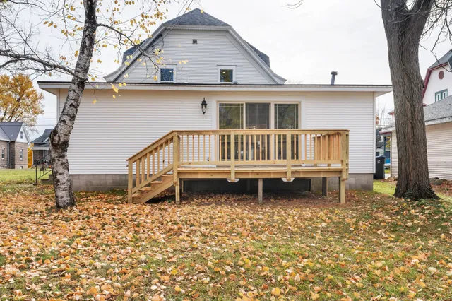 $375,000 | 209 Lake Montello Wi 53949, Montello, WI 53949