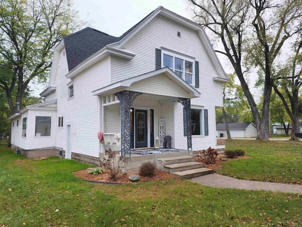 $375,000 | 209 Lake Montello Wi 53949, Montello, WI 53949