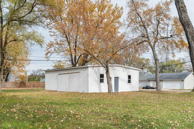 $375,000 | 209 Lake Montello Wi 53949, Montello, WI 53949