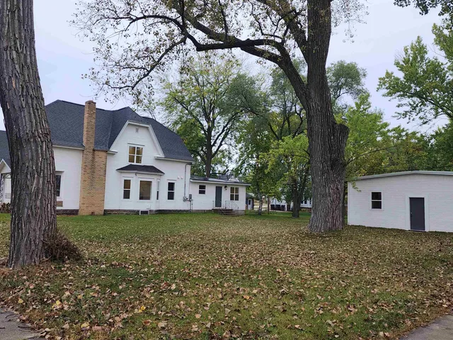 $375,000 | 209 Lake Montello Wi 53949, Montello, WI 53949